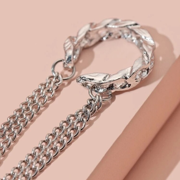 ⭐️Single Pierce-less Chain-links Layered ear cuff available in gold or silver - Picture 6 of 6